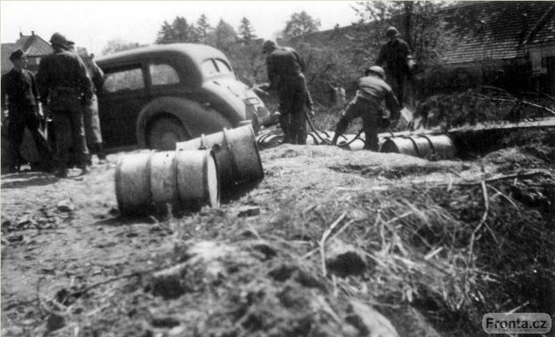 http://Fadel.myDS.me/Sudety/Velichovky/Velichovky_1945/001.jpg