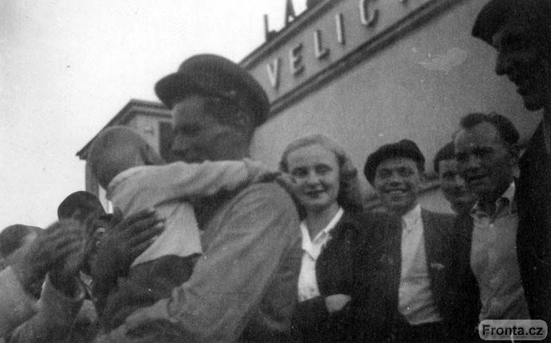 http://Fadel.myDS.me/Sudety/Velichovky/Velichovky_1945/003.jpg